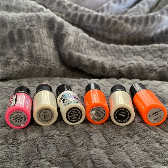 MAC Limited Edition Lippies Bundle READ DESCRIPTION - Picture 3 of 3